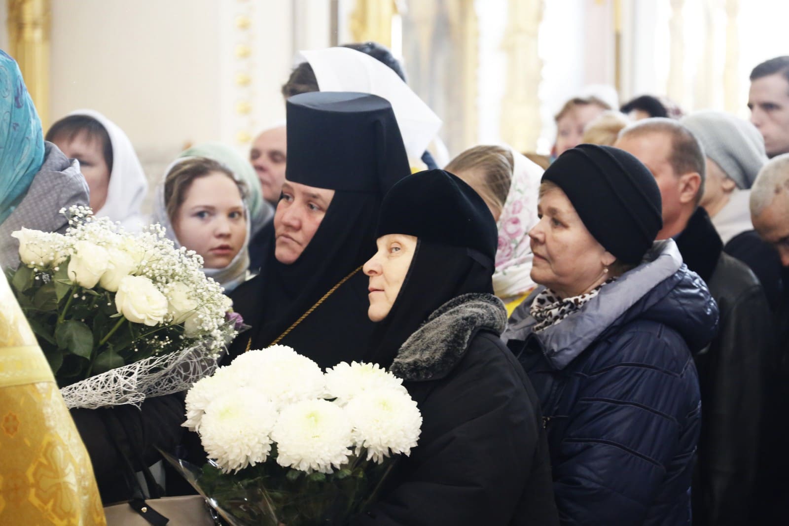 В кафедральном соборе в честь святого праведного воина Феодора Ушакова сонм архиереев совершил Божественную Литургию